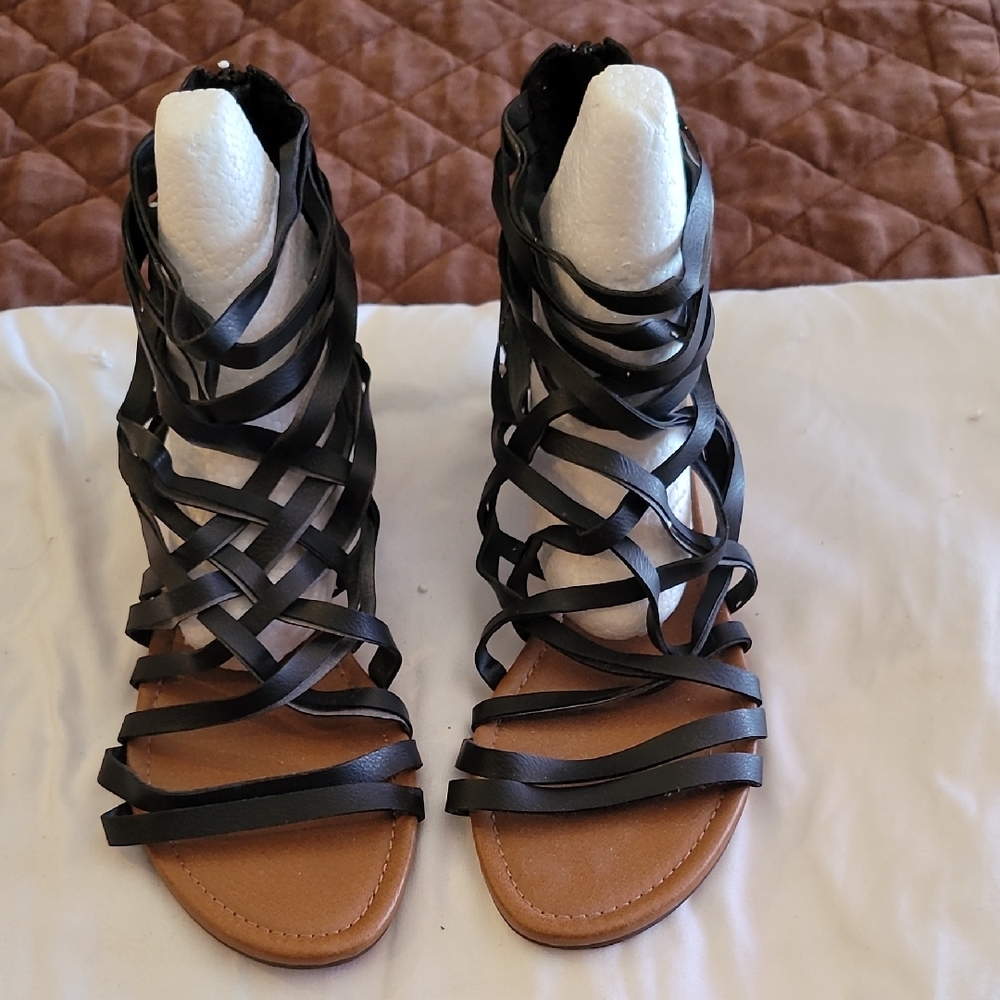 American Eagle Black Gladiator Sandals